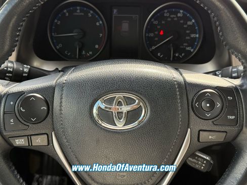 Used 2018 Toyota RAV4 XLE FWD image 17