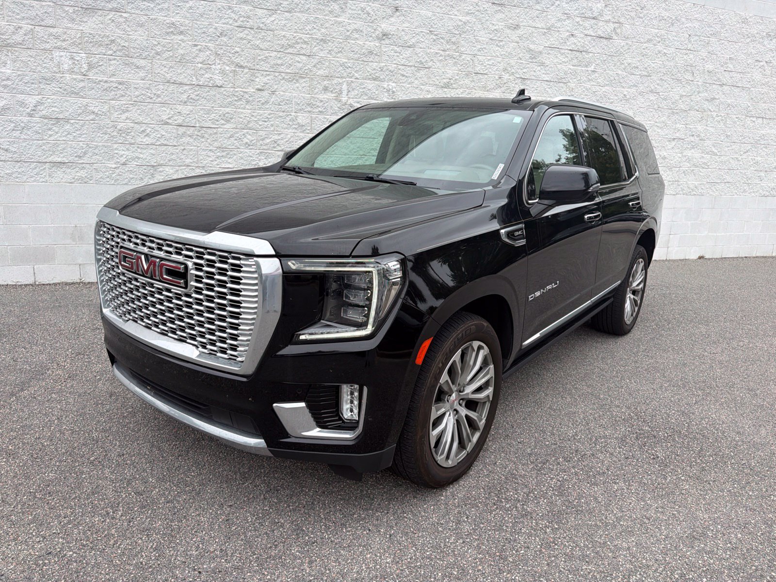 Used 2022 GMC Yukon Denali AWD/4WD image 1