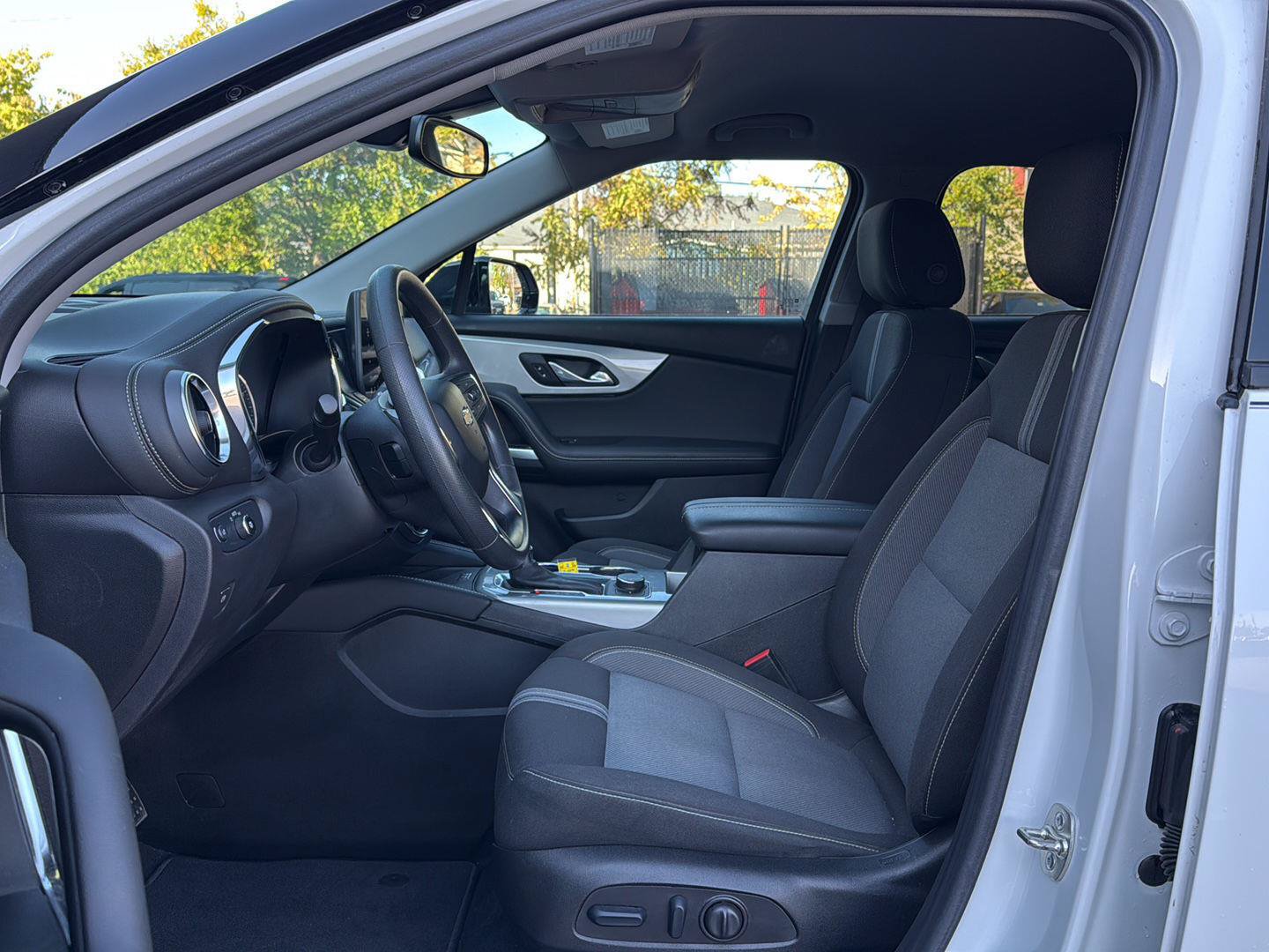 Used 2024 Chevrolet Blazer LT w/ Redline Edition FWD image 9