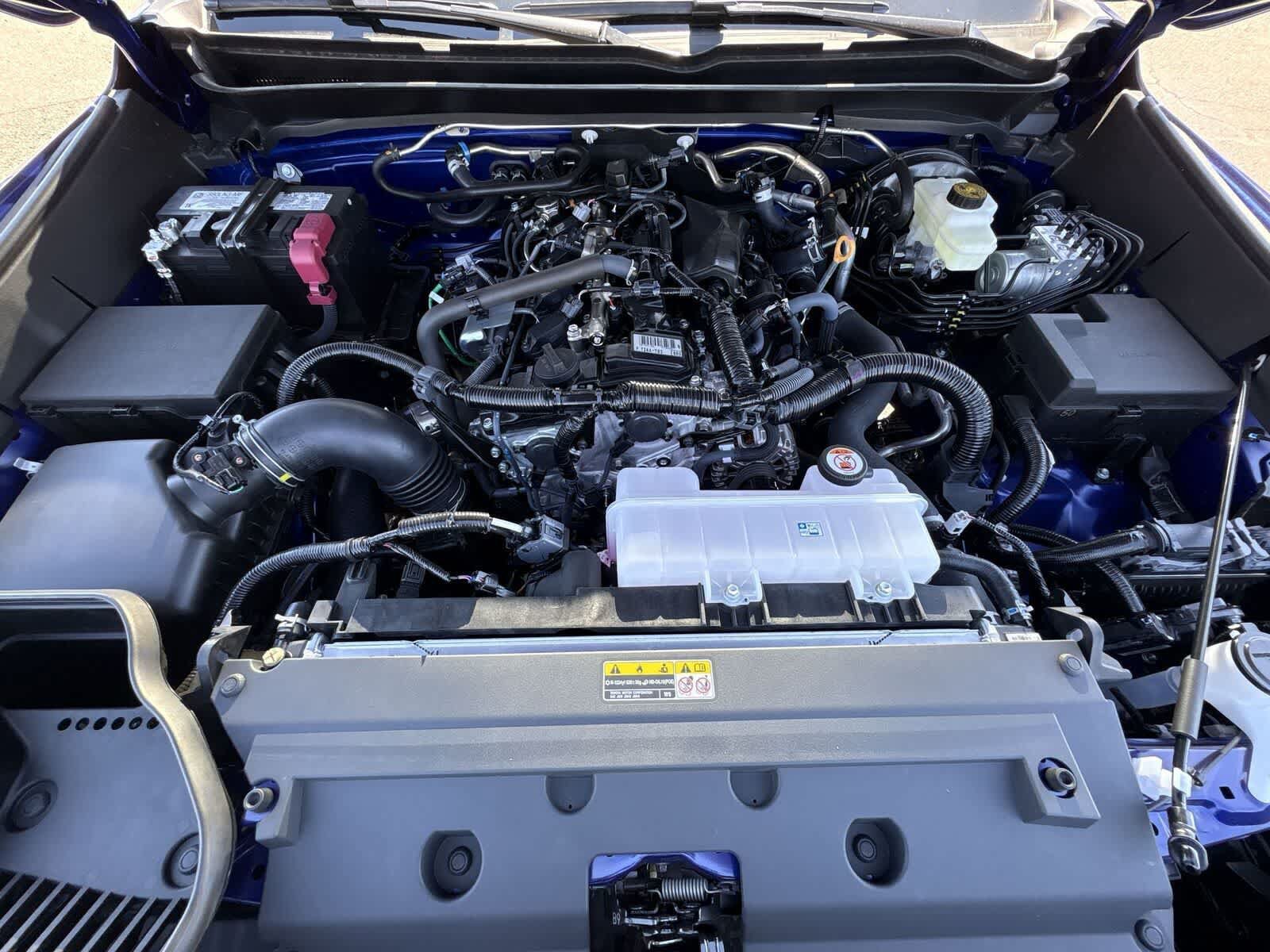 Used 2025 Toyota Tacoma SR5 AWD/4WD image 31