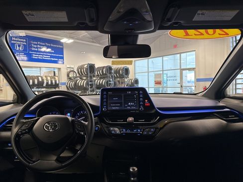 Used 2021 Toyota C-HR XLE image 9