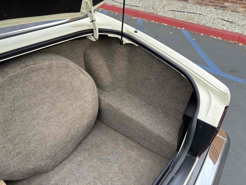 Used 1988 Jaguar XJ6 image 35