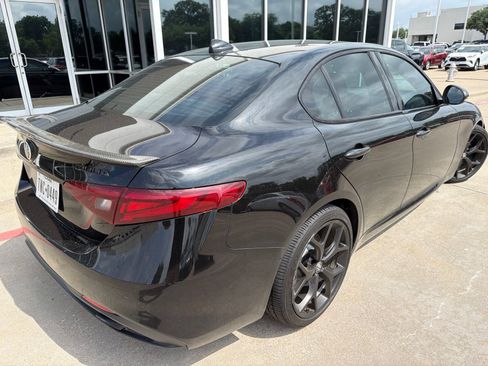 Used 2020 Alfa Romeo Giulia w/ Quick Order Package 22K Sport RWD image 5