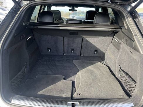 Used 2018 Audi SQ5 Premium Plus w/ Navigation Package image 23