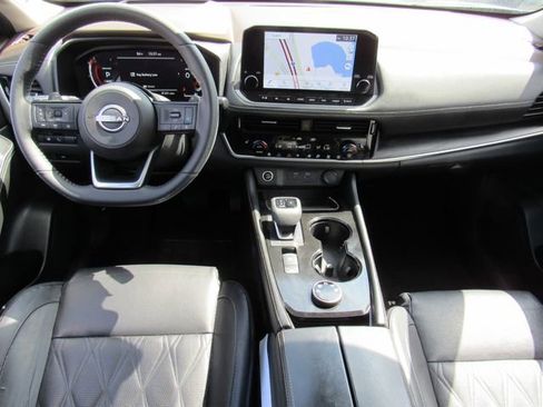 Certified 2023 Nissan Rogue Platinum w/ Platinum Premium Package AWD/4WD image 18