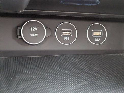 Used 2023 Genesis G70 2.0T image 24