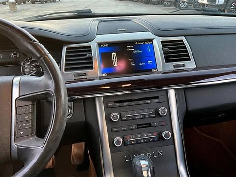 Used 2009 Lincoln MKS image 9