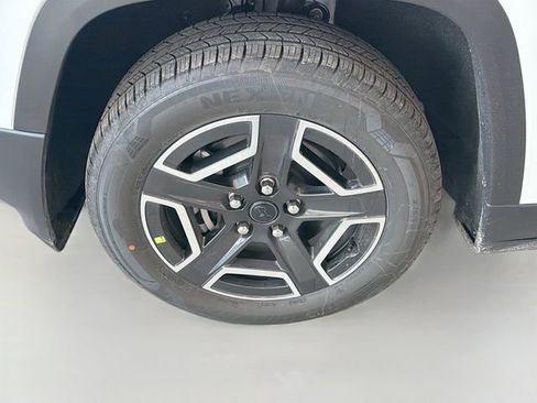 New 2026 Jeep Cherokee Limited image 32