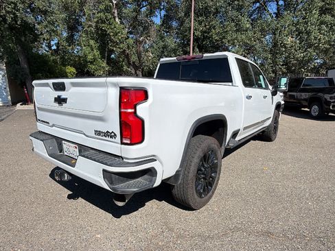Used 2025 Chevrolet Silverado 2500 High Country w/ Technology Package AWD/4WD image 5