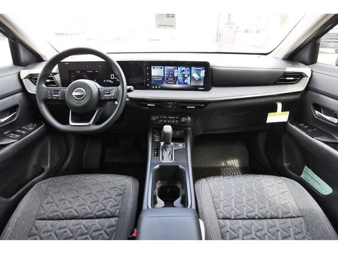 New 2026 Nissan Kicks SV w/ SV Premium Package FWD image 7