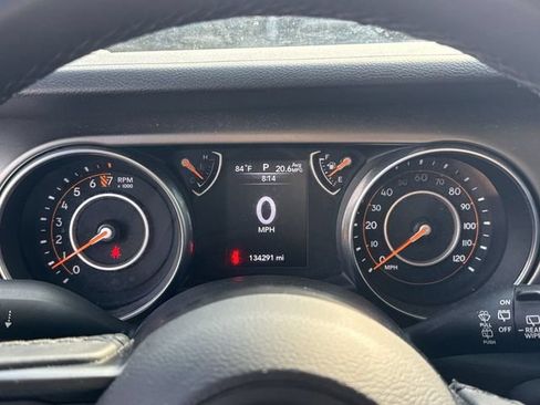 Used 2018 Jeep Wrangler Sport AWD/4WD image 16