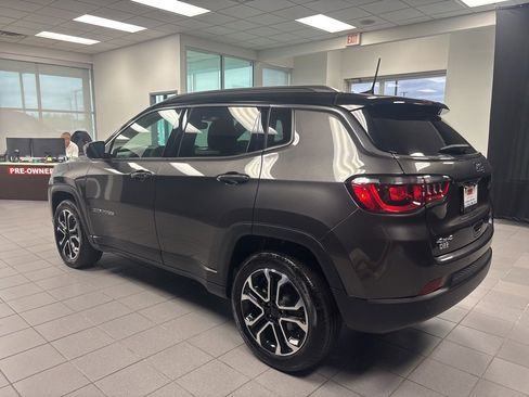 Used 2024 Jeep Compass Limited image 6