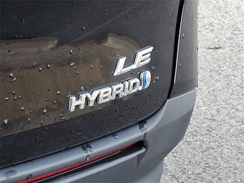 Used 2021 Toyota Sienna LE w/ LE Plus Package image 32