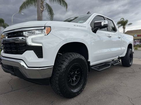Used 2023 Chevrolet Silverado 1500 LT w/ Safety Package AWD/4WD image 11