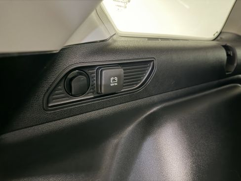 Used 2023 Jeep Grand Cherokee Laredo image 24