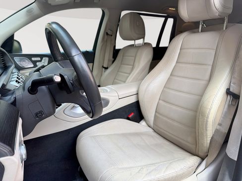 Used 2020 Mercedes-Benz GLS 450 4MATIC image 13