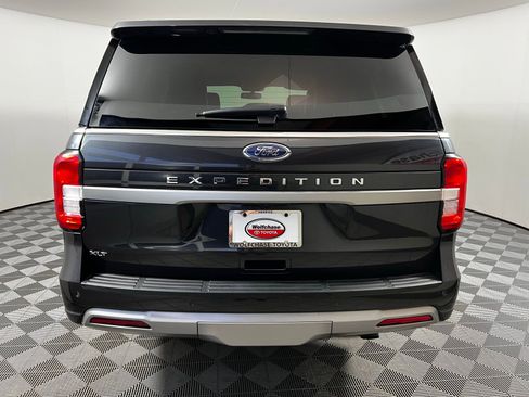 Used 2024 Ford Expedition XLT image 6
