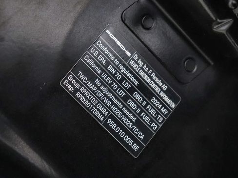 Used 2024 Porsche Macan AWD/4WD image 29