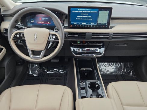 Certified 2024 Lincoln Corsair AWD image 21