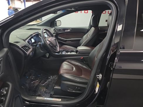 Used 2020 Ford Edge Titanium w/ Equipment Group 301A AWD/4WD image 14