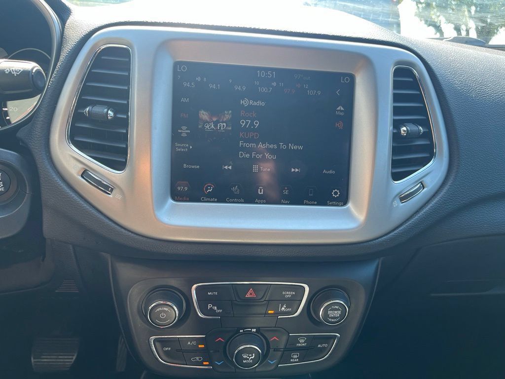 Used 2021 Jeep Compass Latitude w/ Driver Assistance Group AWD/4WD image 12