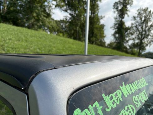 Used 2017 Jeep Wrangler Unlimited Sport w/ Quick Order Package 24S AWD/4WD image 9