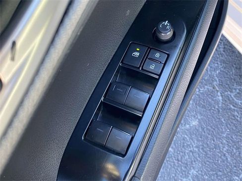 Used 2025 Toyota Camry SE image 17