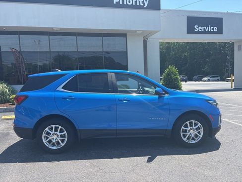 Used 2024 Chevrolet Equinox LT AWD/4WD image 2