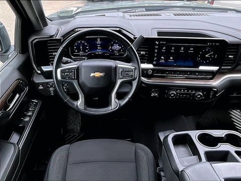 Used 2024 Chevrolet Silverado 1500 LT AWD/4WD image 17