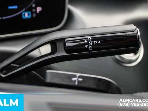 Used 2025 Mercedes-Benz C 300 Sedan image 29