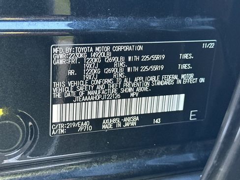 Used 2023 Toyota Venza Limited image 40