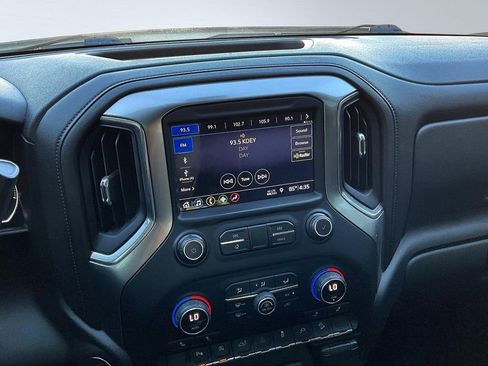 Used 2019 Chevrolet Silverado 1500 LT Trail Boss image 9