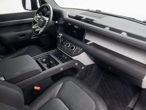 Used 2023 Land Rover Defender 90 X-Dynamic SE image 18