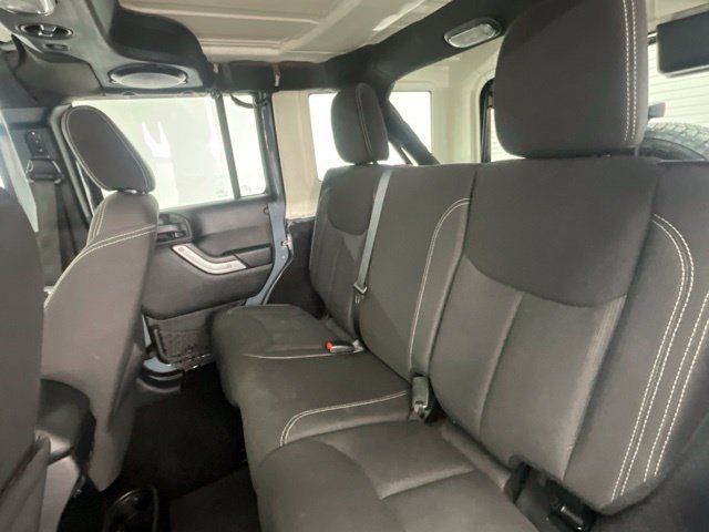 Used 2014 Jeep Wrangler Unlimited Sahara w/ Dual Top Group AWD/4WD image 6