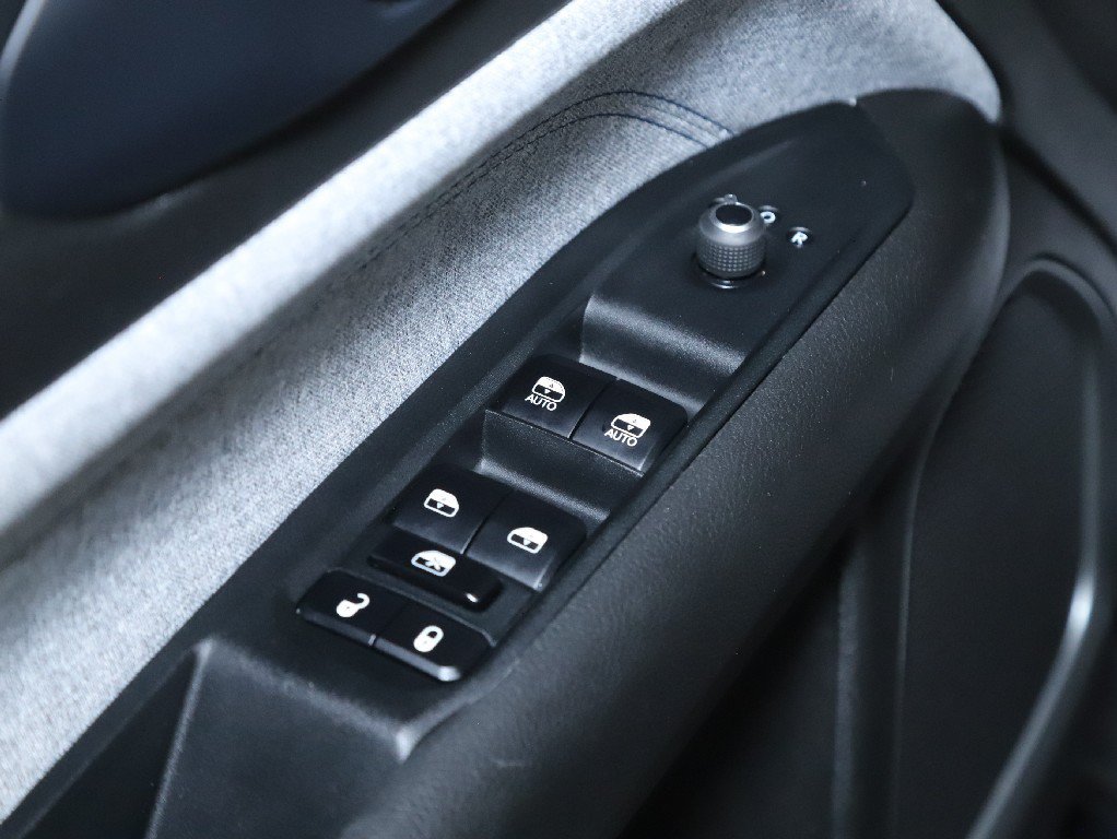 Used 2024 Jeep Compass Latitude AWD/4WD image 17