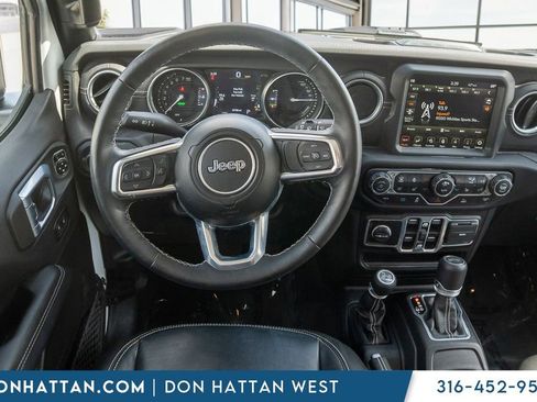 Used 2023 Jeep Wrangler Unlimited Sahara w/ Cold Weather Group AWD/4WD image 5
