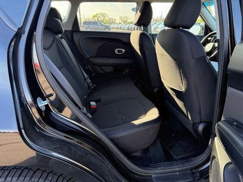 Used 2014 Kia Soul FWD image 13