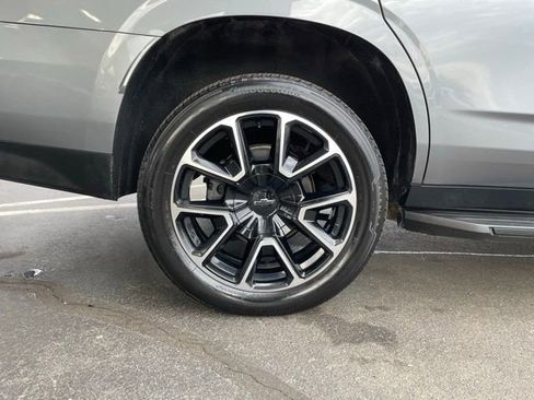 Used 2022 Chevrolet Tahoe RST w/ Luxury Package image 38