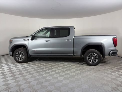 Used 2025 GMC Sierra 1500 AT4 w/ Technology Package AWD/4WD image 4