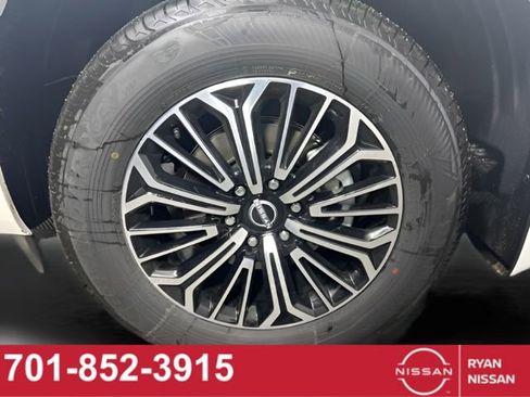 Certified 2026 Nissan Armada SL w/ Captain's Chari Seat Package AWD/4WD image 15