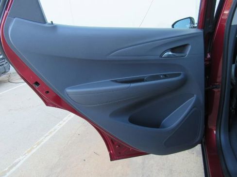 Used 2020 Chevrolet Bolt LT image 15