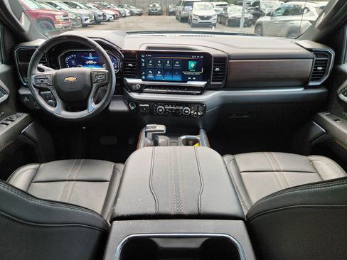 Used 2024 Chevrolet Silverado 1500 High Country w/ Technology Package AWD/4WD image 7