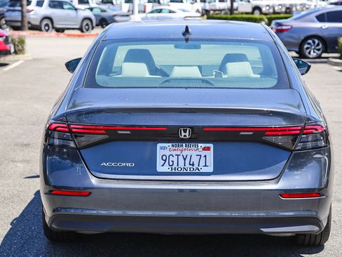 Used 2023 Honda Accord EX image 7