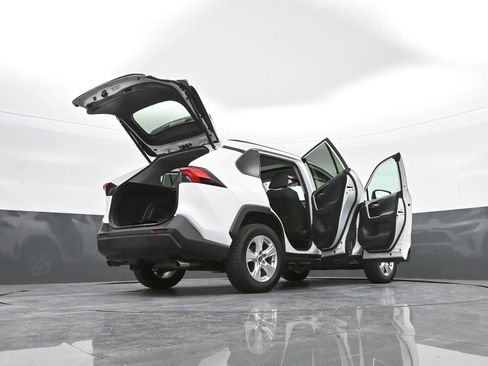 Used 2021 Toyota RAV4 XLE w/ Convenience Package image 47