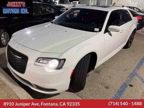 Used 2017 Chrysler 300 S w/ 300S Premium Group RWD image 1