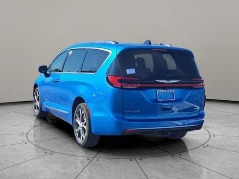 New 2026 Chrysler Pacifica Pinnacle AWD/4WD image 10