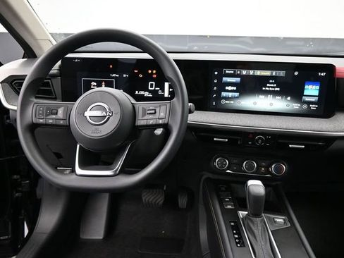 Certified 2025 Nissan Kicks SV w/ Illumination Package AWD/4WD image 11