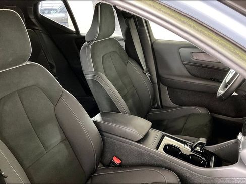 Used 2023 Volvo XC40 Recharge Plus w/ Protection Package Premier AWD/4WD image 6