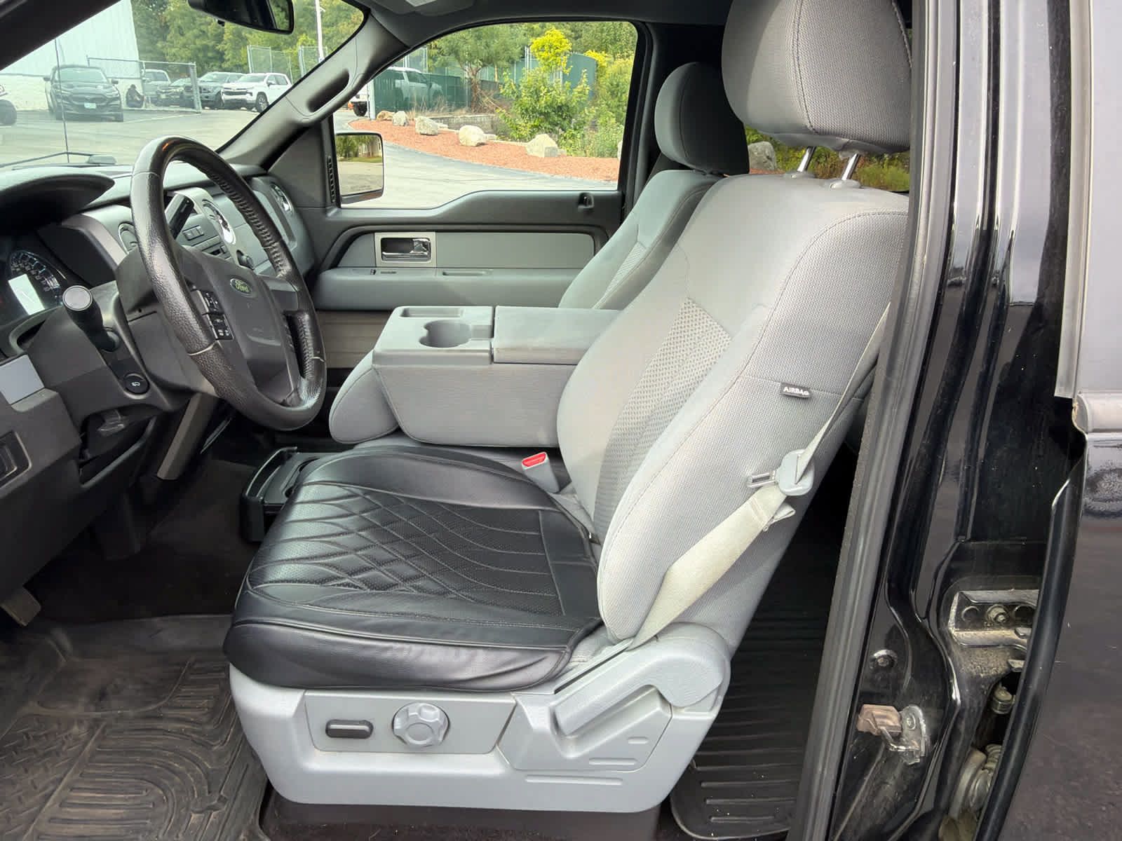 Used 2011 Ford F150 XLT w/ XLT Chrome Pkg AWD/4WD image 4