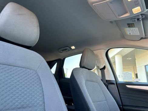 Used 2022 Ford Escape SE FWD image 16